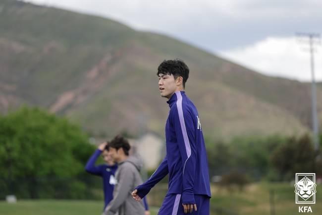 [IN ISSUE] 영웅은 난세에 나온다...'김태현 출전 불가' 홍명보호, '깜짝 발탁' 이기혁에 쏠리는 시선