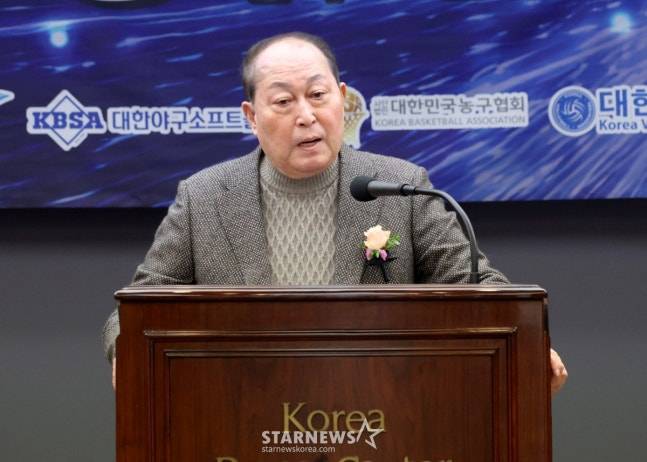 ML보다 공 2.5개 넓은 ABS존, 왜 한국 투수들은 '볼볼볼볼' 남발할까 [김인식의 한마디]