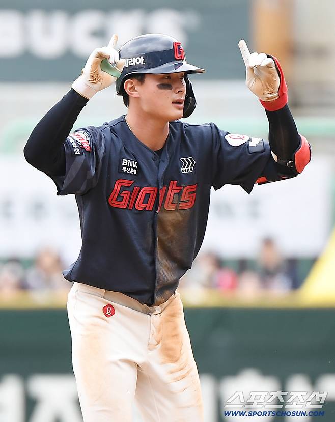 아니 윤동희가? 롯데도 놀랐다 → 그런데 뽑힐 만했다. '25세 이하 우타 외야' 윤동희 말고 누가 있나