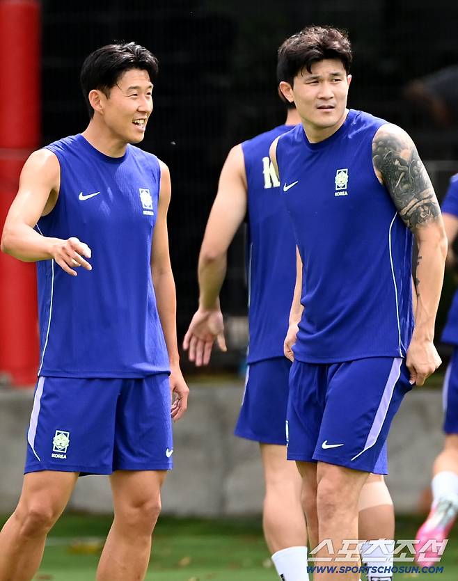 [월드컵]한국-체코전 예상 베스트11 나왔다! 손흥민 원톱-이강인+황희찬 2선 출격, 이기혁 깜짝 선발..체코 '시크-슐츠-프로보드' 삼각 편대 가동