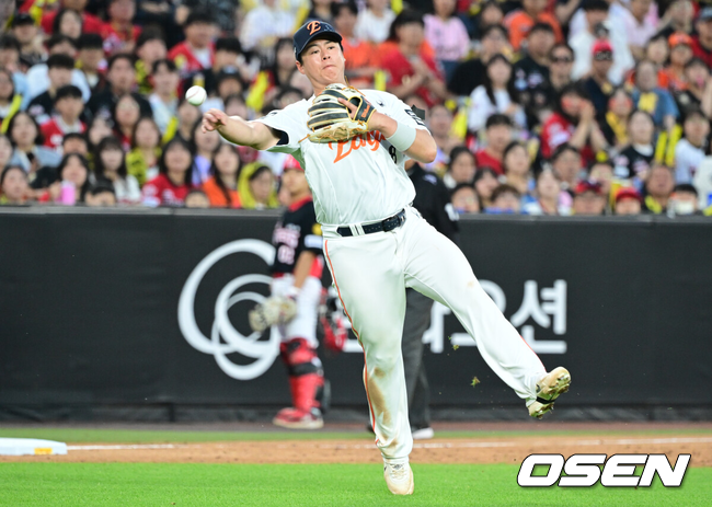 한화, KIA 끌어내리고 4위 올라섰다...류현진 8승 쾌투→환상 더블스틸 빅이닝 5-1 제압 [대전 리뷰]