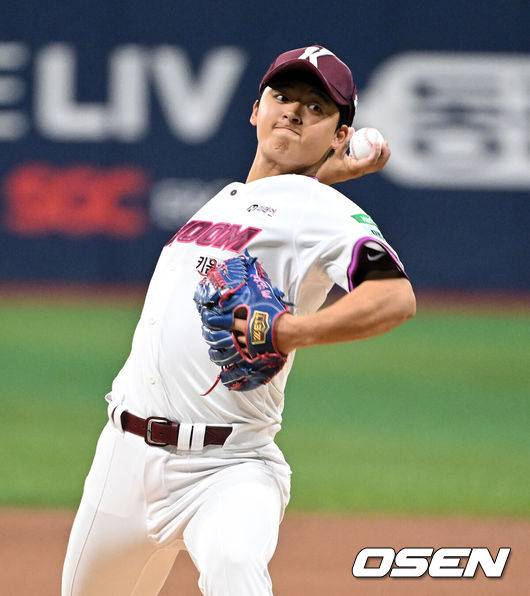 ‘전체 1순위’ 159km 특급 신인, AG 국가대표 불발 “아쉽지만 4년 뒤에 잘해서 가면 된다” [오!쎈 고척]