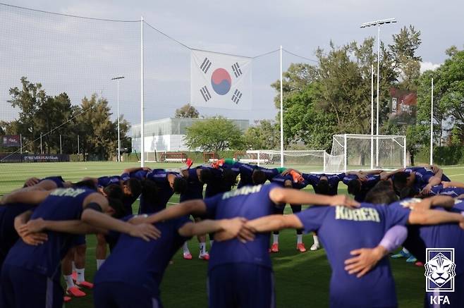 놀랍게도 단 한 번도 없었다…홍명보 감독 1차전의 한(恨), 징크스 지울 운명의 체코전