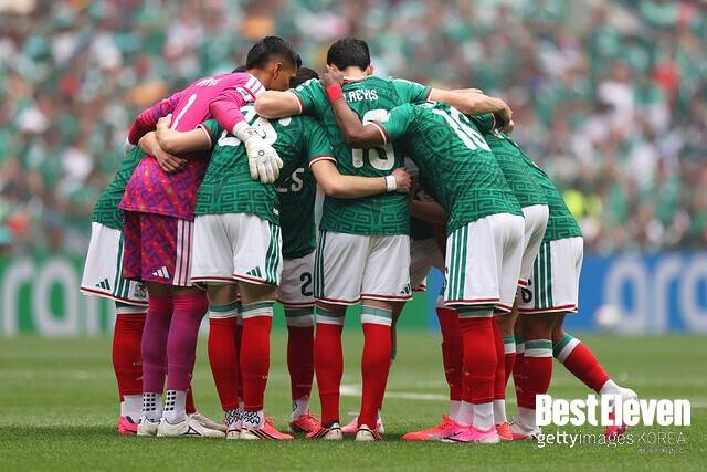 [멕시코-남아공] 실력 차 명확했다→ '韓 2차전 상대' 멕시코, 9명 싸운 남아공 2-0 완파, 키뇨네스‧히메네스 연속골… 멕시코도 막판 퇴장 겪어