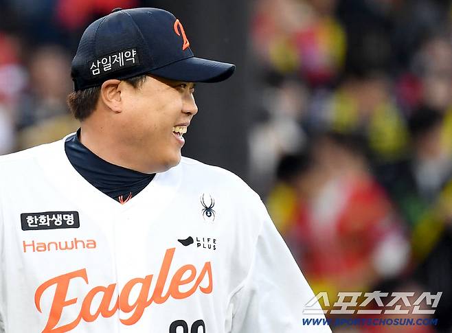 '와 1위-1위' 39살 류현진 리그 평정, 150㎞ 강속구 김도영 얼렸다…
