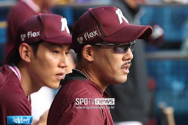 '면허취소 수치' 이용규 코치 음주운전, 신호 위반→승용차+경찰차 추돌…키움