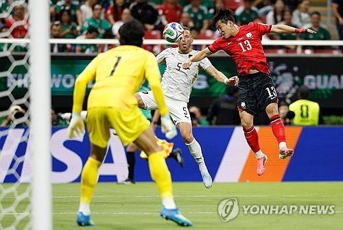 손흥민 왜 이러나? 슈팅 수 한국 8-3 체코…홍명보호, 전반 지배하고도 0-0→SON 결정적 기회 무산 (전반 종료)