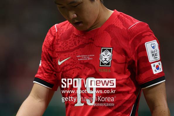[전반 REVIEW] '이강인 날아다니고, 손흥민 아깝다' 체코 경계하는 홍명보, 전반전은 안정 축구 선택...한국, 체코와 0-0으로 맞서는 중