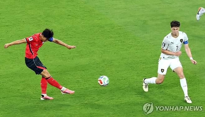 한국 축구, 기적의 역전승!…황인범-오현규 연속골 쾅쾅→동유럽 강호 체코 2-1 제압+A조 2위 [현장 리뷰]