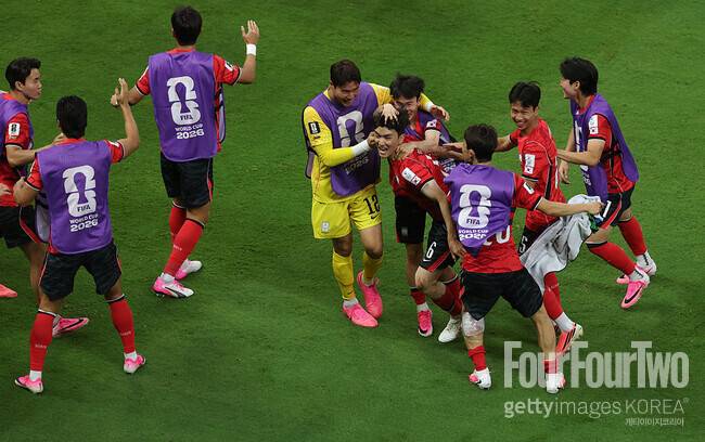 [442.review] ‘축구 도사’ 황인범 1골 1도움! 홍명보호, 체코에 2-1 역전승...32강 보인다!