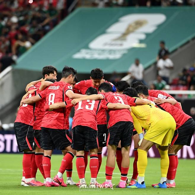 '이례적' 손흥민, 인터뷰 없이 빠르게 믹스드존 통과...