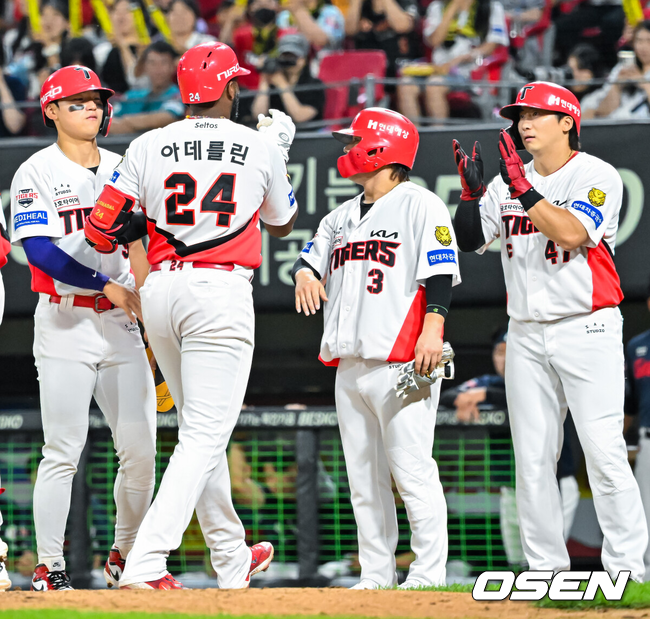 KIA 초비상, 카스트로 복귀일 안나왔는데 '10홈런 31타점' 대체외인 떠난다
