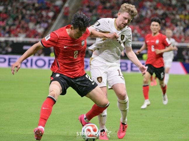 '월드컵 끝나고' 韓 프리미어리거 탄생 가능성↑ '체코전 기대 이상 맹활약' DF 이한범, 'EPL' 리버풀·첼시 등 5개 클럽서 관심 폭발