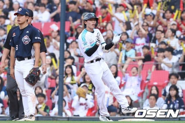 성영탁 완벽 10SV→불펜 2-1 지키자 네일 웃다. KIA 3연패 탈출 4위 복귀...두산 통한의 주루사와 병살 [광주 리뷰]