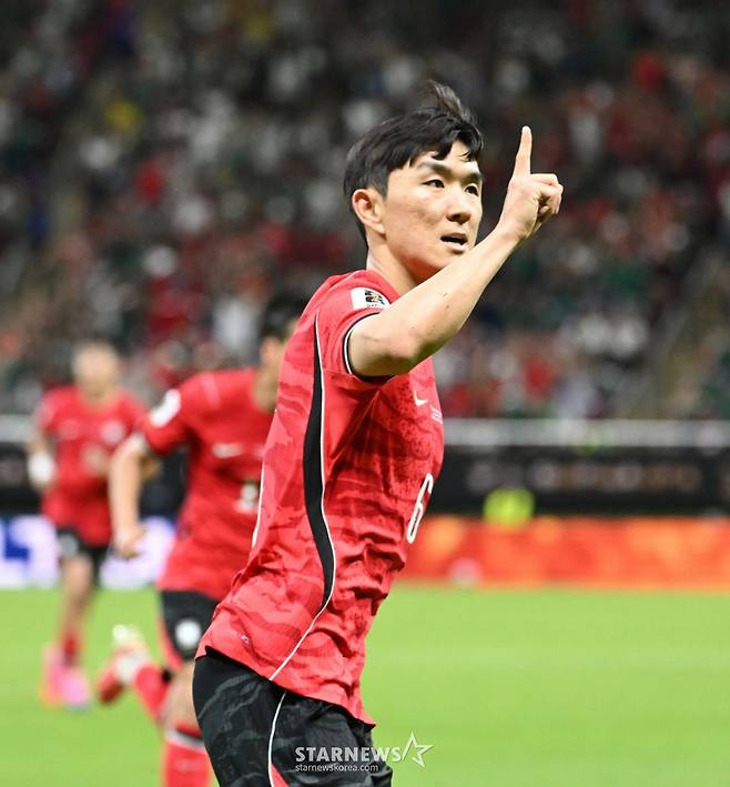 '이 선수가 왜 국가대표 핵심?' 가혹한 비난 보란 듯 부쉈다... 홍명보호 '대체불가 에이스' 완벽 증명 [과달라하라 현장]