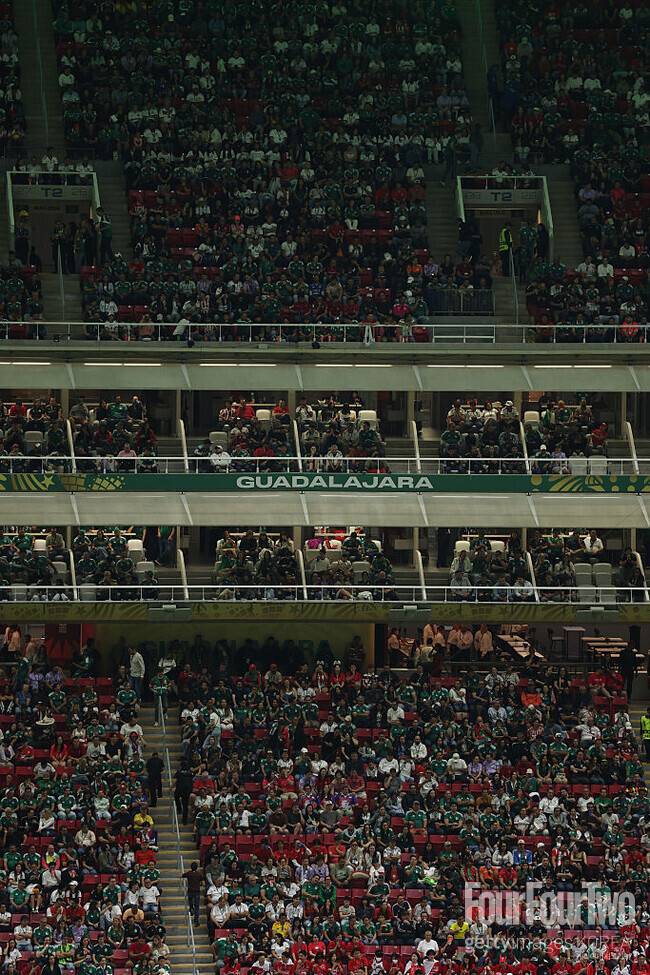 홍명보호 ‘역전 드라마’ 뒤 씁쓸한 논란...700만원짜리 '텅 빈 좌석 우수수'→FIFA 티켓값 논란 해명
