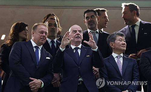 한국-체코전 세계적 논란거리 됐는데…텅텅 빈 좌석→