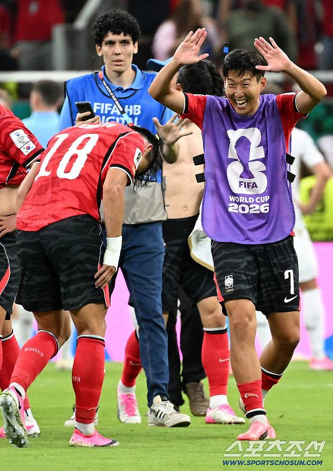 '69분 교체에 상처' 손흥민, 설상가상 15년째 이어진 '첫 경기 무득점 징크스'…하지만 '오히려 좋아?'[과달라하라 현장]