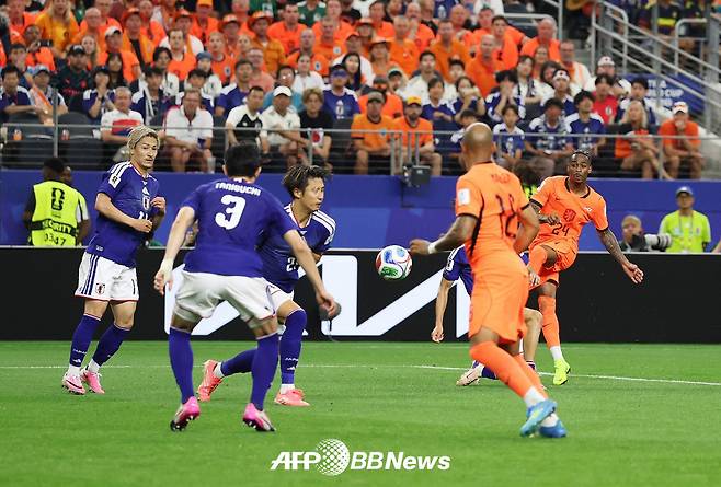 '벼랑 끝' 몰렸던 일본축구, 후반 44분 극장 동점골... 네덜란드와 2-2 무승부