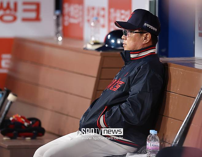 43일 만에 또 꼴찌 추락…'7-10-7-8-8-7-7-7-?' 설마 9년 연속 실패? 벌써 안 보인다, 롯데의 가을야구