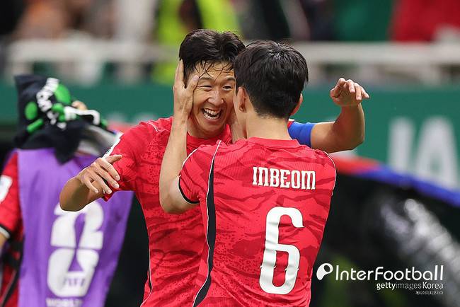 누가 아시아 축구를 무시했나…홍명보호 승리로 시작된 월드컵 초반 돌풍, '2승 2무' 무패 행진→남은 팀들은 진짜 시험대