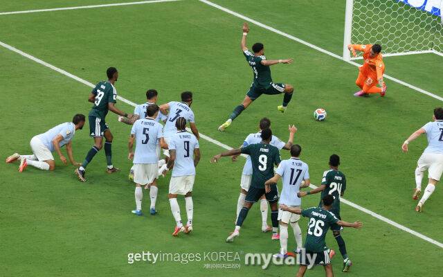 '중동 침대축구 혐오' FIFA 콜리나 심판위원장 의지 통했다…'우루과이전 승점 획득' 사우디아라비아, '침대축구 사라졌다' [2026 WC]