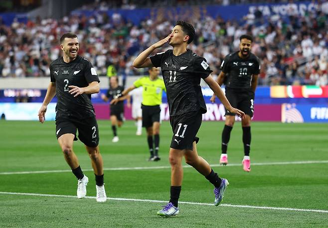 '아깝다' 뉴질랜드, 역사적 본선 첫승 불발→이란과 혈투 끝 2-2 무승부 [2026 월드컵]