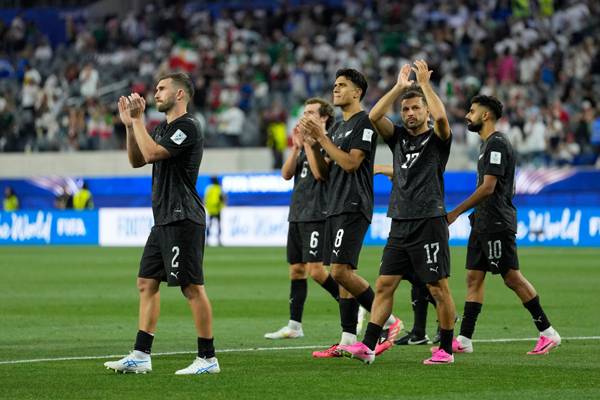 “세계 축구 전력 차, 좁혀지고 있다” ‘20위’ 이란과 비긴 ‘85위’ 뉴질랜드 감독의 미소 [WC 현장인터뷰]