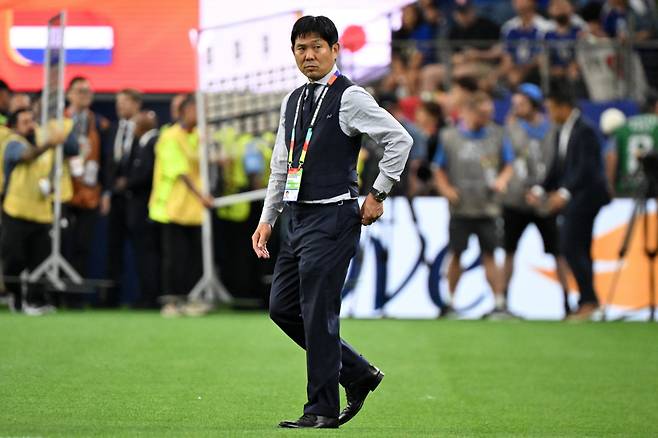 '일본이 떨고 있다' 한 경기만에 감독 경질한 튀니지, 하루만에 새로운 감독 찾았다...메시 잡은 '한때 한국 대표팀 후보' 르나르 선임