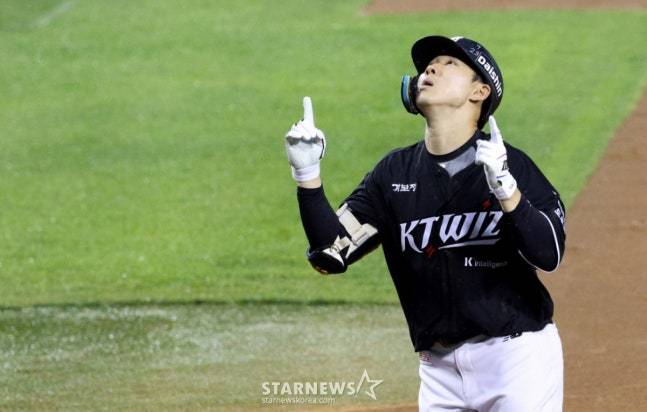 '레이예스보다 빠르다' 무려 223안타 페이스→4개 부문 1위 '역대급 톱타자'