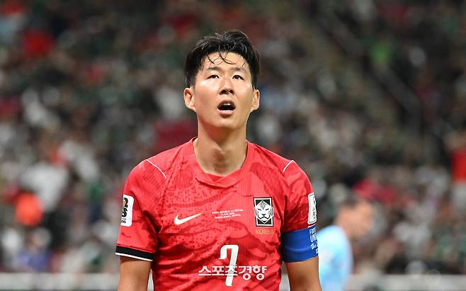 손흥민 병역 특례 조롱…한국대표팀, 취재진 상대로 ‘미디어 보이콧’ 외신보도 ‘파장’