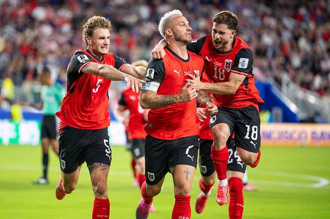 '韓 1-0' 잡고 기세 끌어 올린 오스트리아 기어코 일 냈다…요르단 3-1 꺾고 '36년 만의 월드컵 승리 감격'