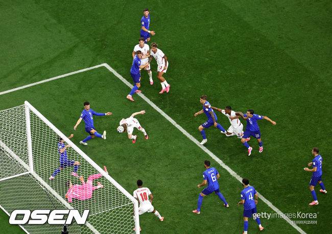 '조별리그 최고 명경기' 잉글랜드, 크로아티아와 혈전 끝 4-2 승리