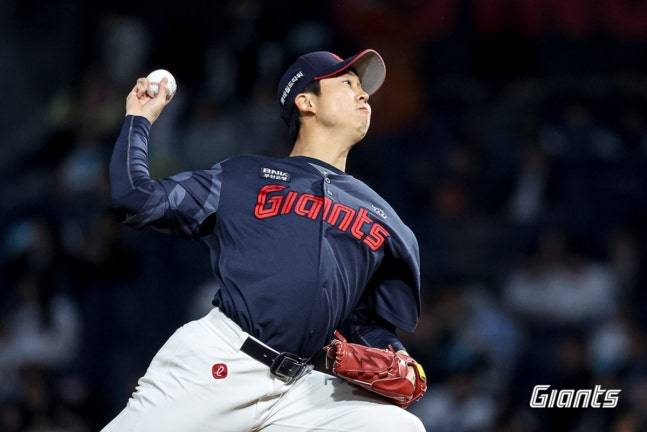 롯데는 어떻게 '진흙 속 진주' 발굴했나...142→148→153km 구속 상승곡선