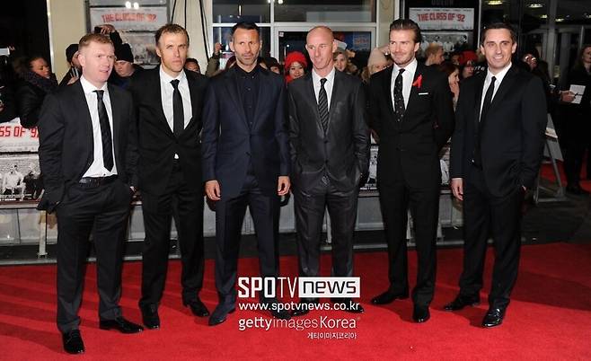 라이언 긱스, 14세 연하 모델 연인과 카리브해 휴가…월드컵 즐기는 '92 클래스' 동료들과 대조