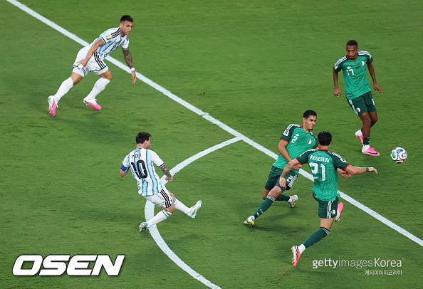 해트트릭 후 눈물 흘렸던 '축구의 신' 메시, 알고 보니 아버지 건강이상설 사실이다
