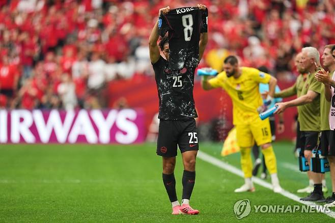 [월드컵] 캐나다 '사상 첫 승리'…9명이 싸운 카타르에 6-0 완승