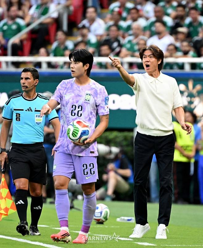 '치명적 실책' 홍명보호, 멕시코에 선제 실점... 후반 5분 0-1 리드 허용 [월드컵 현장]