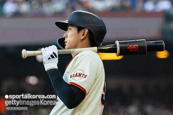 이정후 공 더 잘 보려고 따라했는데→美