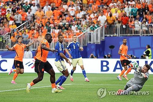 일본이 정말 잘했구나…'日과 2-2 비긴' 네덜란드, 스웨덴 5-1 대파→'죽음의 조' F조 선두 등극 [월드컵 리뷰]