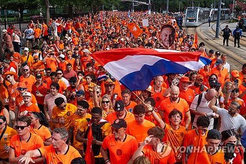 일본이 정말 잘했구나…'日과 2-2 비긴' 네덜란드, 스웨덴 5-1 대파→'죽음의 조' F조 선두 등극 [월드컵 리뷰]