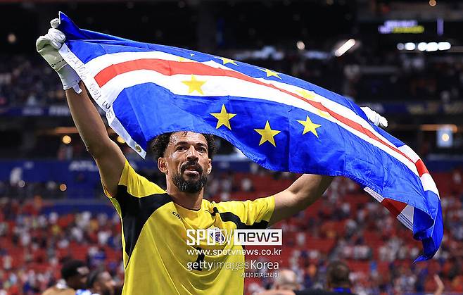 FIFA 2위 무적함대가 어쩌다…스페인 '289분째' 무득점 굴욕→