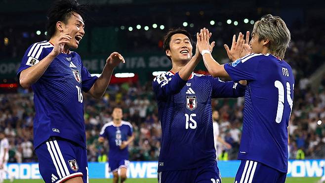 일본, 튀니지 완파하고 F조 2위‥'아시아 최초 1경기 4골'