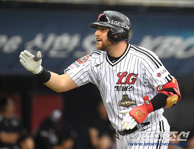 [오피셜] LG 마지막 잠실에서 잊지 못할 대기록 작성! KBO 최초 '1회 4홈런' + 잠실 최초 '1이닝 4홈런' → 영광의 이름 '송찬의 오스틴 박동원 문정빈'