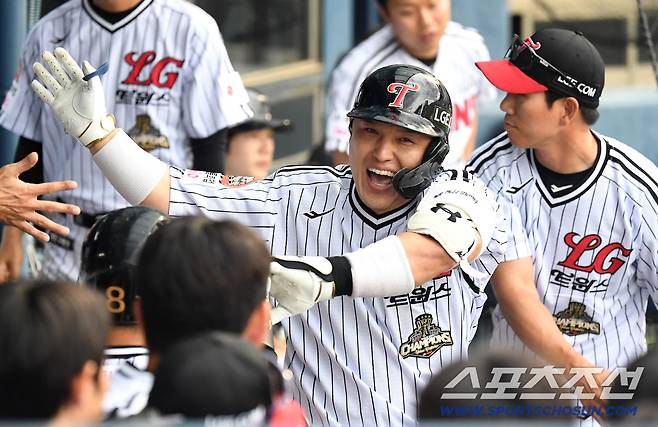 [오피셜] LG 마지막 잠실에서 잊지 못할 대기록 작성! KBO 최초 '1회 4홈런' + 잠실 최초 '1이닝 4홈런' → 영광의 이름 '송찬의 오스틴 박동원 문정빈'