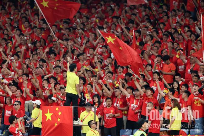 “우리가 2-0으로 꺾은 그 팀 맞나…” 中 매체 깜짝 놀랐다 “월드컵서 이렇게 바뀔 줄 누가 알았나”