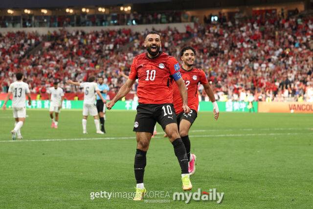 '살라 역전 결승골' 이집트, 월드컵 사상 첫 승리…뉴질랜드에 3-1 역전승, G조 1위 도약 [2026 WC]