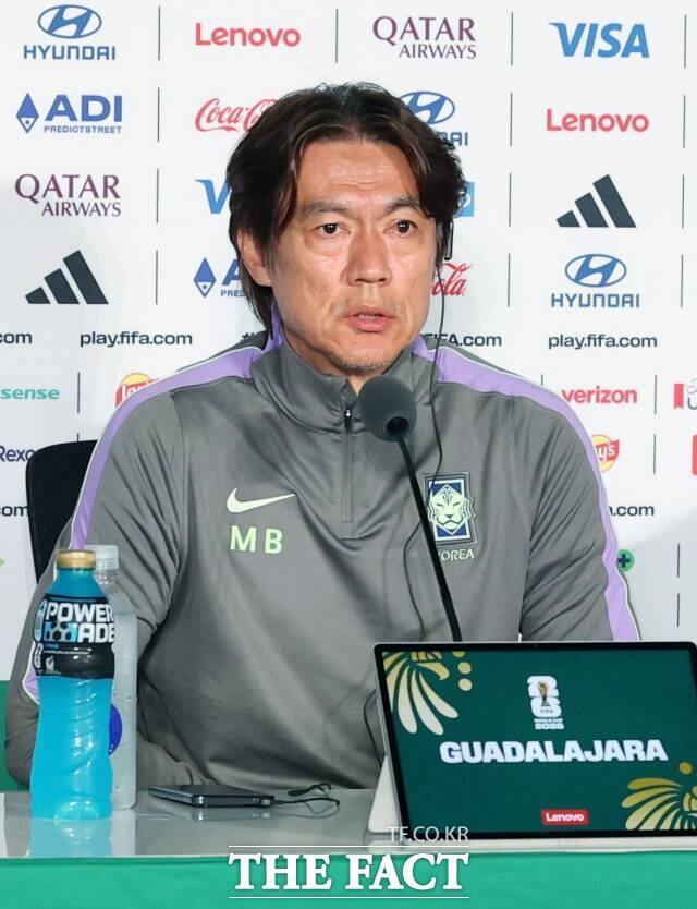 손흥민 조기 교체 논란에 입 연 홍명보…이유 들어보니