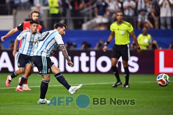 '메시 18골 신기록' 아르헨티나, 오스트리아 2-0 제압하고 J조 1위