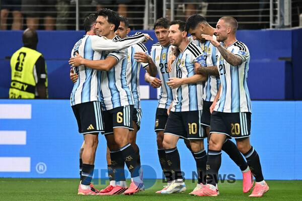 '메시 18골 신기록' 아르헨티나, 오스트리아 2-0 제압하고 J조 1위